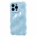 iPhone 13 Pro TPU-fodral med vågig kant och godisbubblor - babyblå