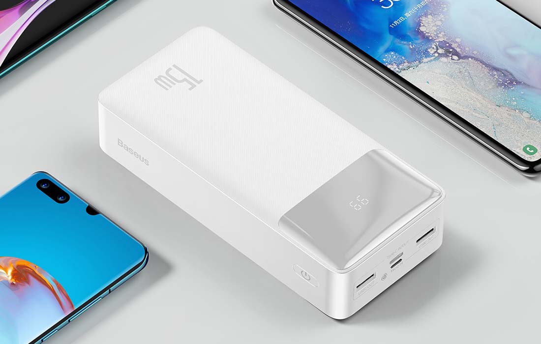 Baseus Bipow Power Bank med digital display 15W och 30000mAh - Vit