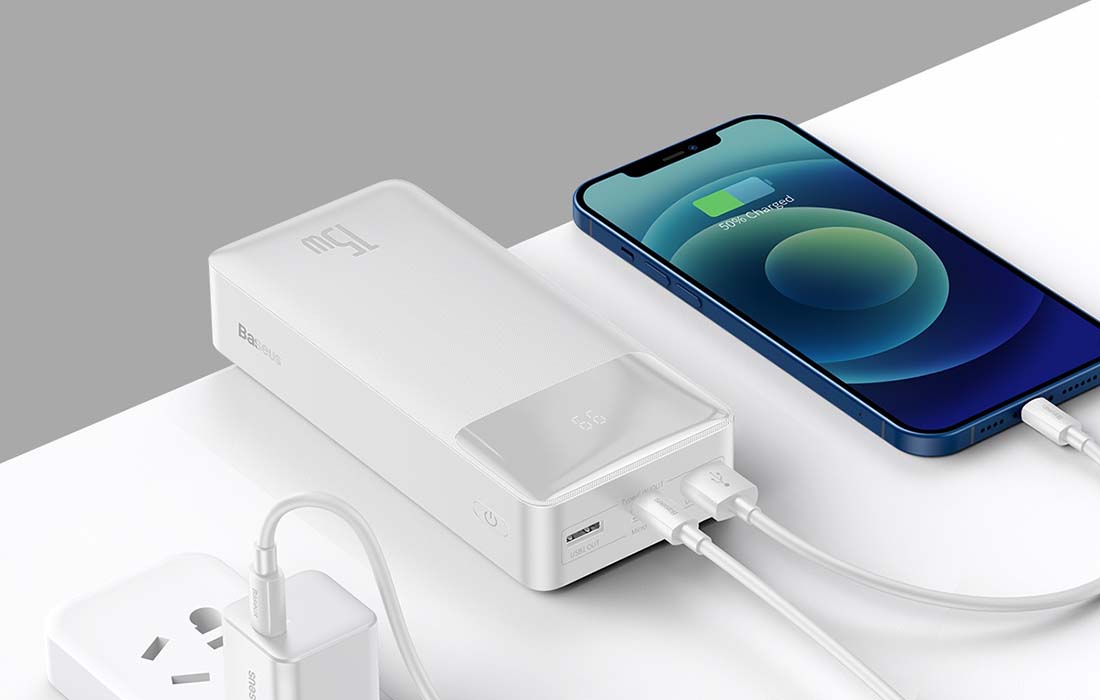 Baseus Bipow Power Bank med digital display 15W och 30000mAh - Vit