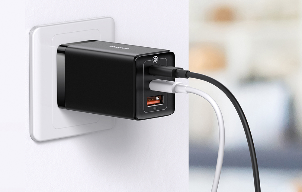 Baseus GaN5 Pro 65W väggladdare - 2xUSB-C, USB-A - Svart