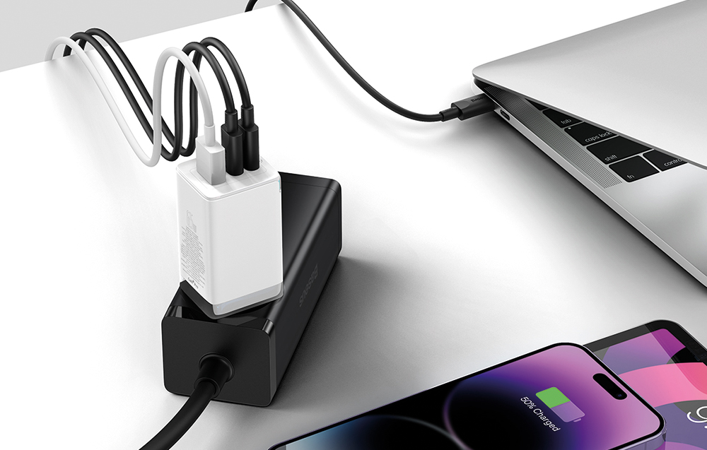 Baseus GaN5 Pro 65W väggladdare - 2xUSB-C, USB-A - Vit