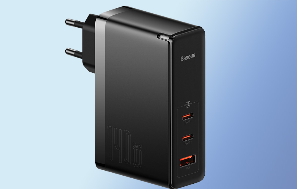 Baseus GaN5 Pro 140W väggladdare med USB-C-laddningskabel - 2xUSB-C, USB-A - Svart